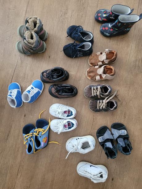 Balík topánok v super stave, 20