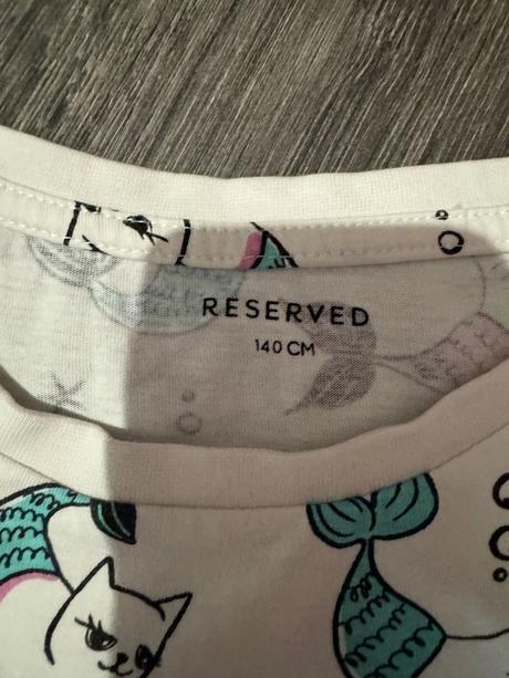 Tricko, reserved,140