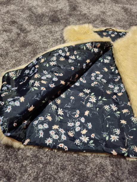 Dievčenska vesta, tchibo,134