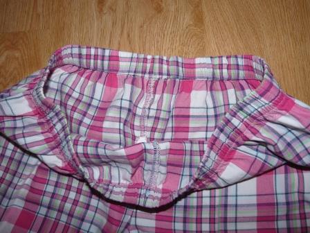 Kockovane nohavice, 146