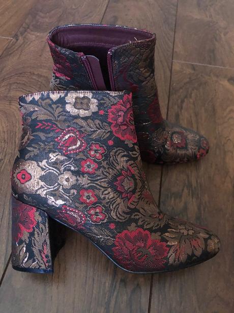 Dámske čižmy s krásnym zlato-červeným vzorom, 40