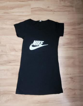Nenosené šaty nike, s