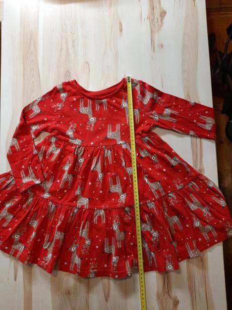 Vianočné šaty so srnkami, 104