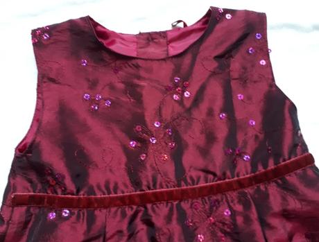 Bordove spolocenske saty s flitrami, 92