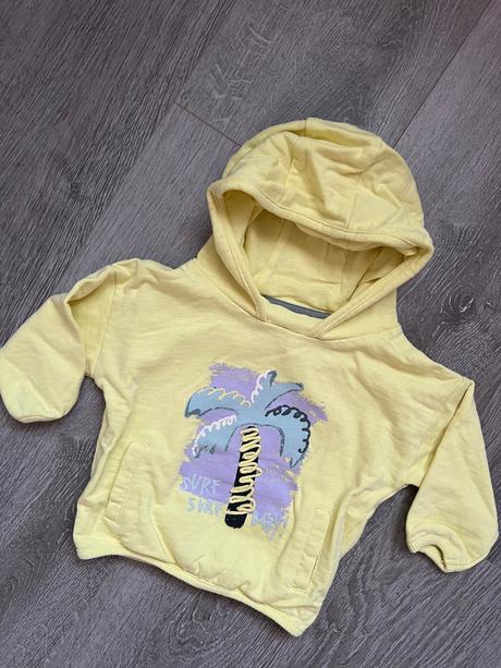 Zlta mikina, reserved,68