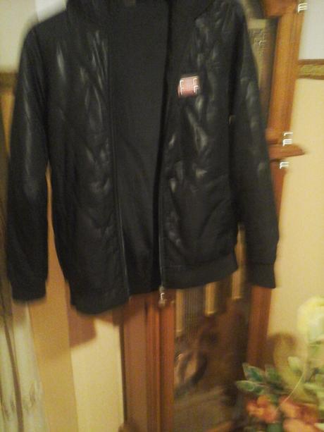 Bunda s kapucnou , 158