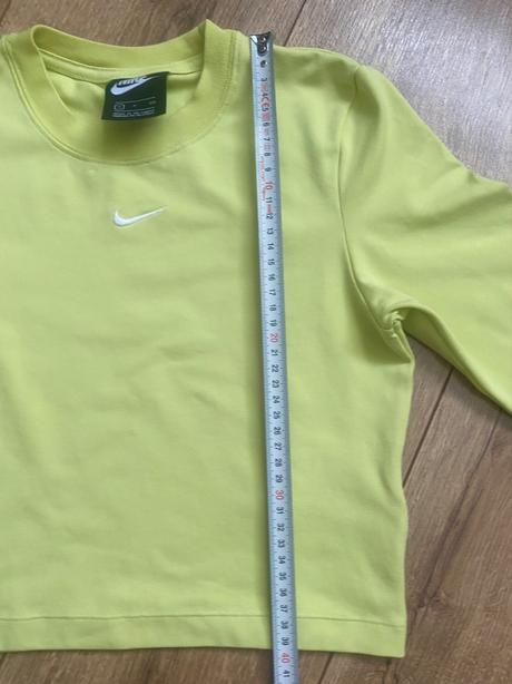 Nike crop top, nike,s