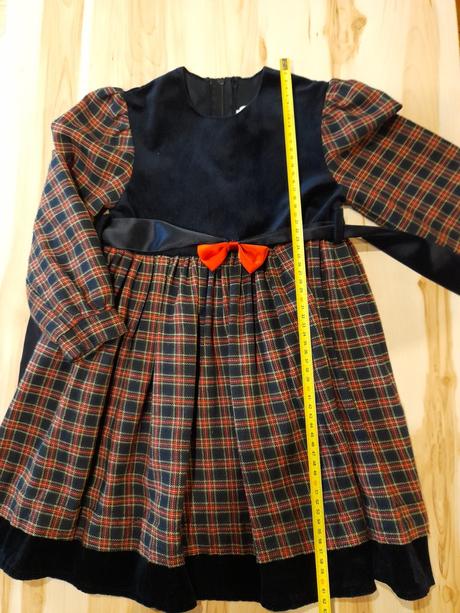 Vianočné zamatové šaty, 116