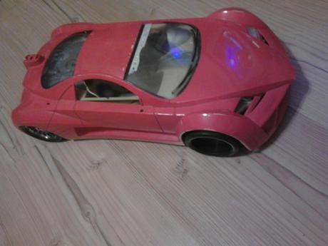 Veľké športové auto,