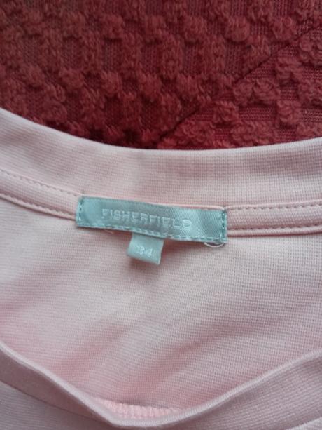 Elegantné hrubšie volánové šaty, xs