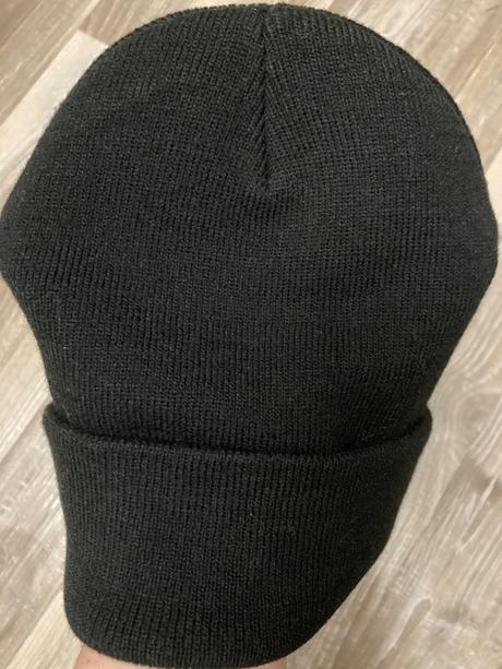 Krásna guess čiapka ako nová, guess