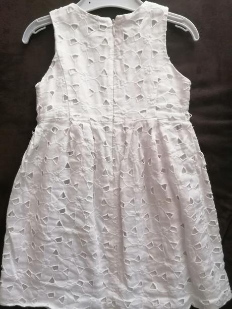 Madeirove šaty, 104