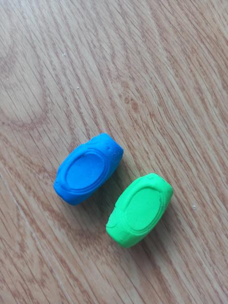 Pomôcka na správne držanie pera,