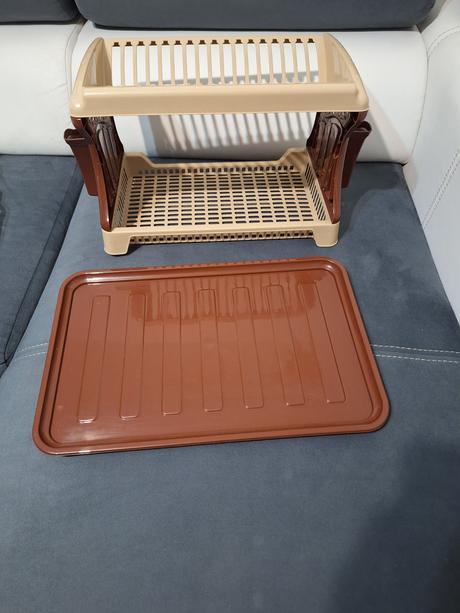 Odkvapávač riadu poschodový,