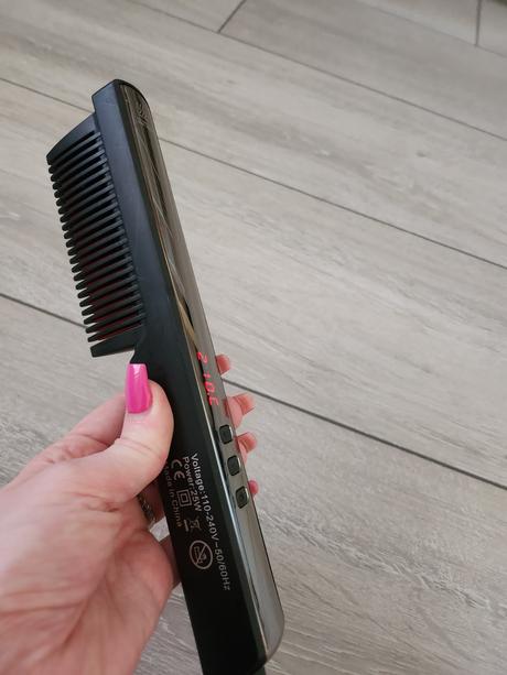 Elektrický výhrevný hrebeň s digitalnym displejom, 