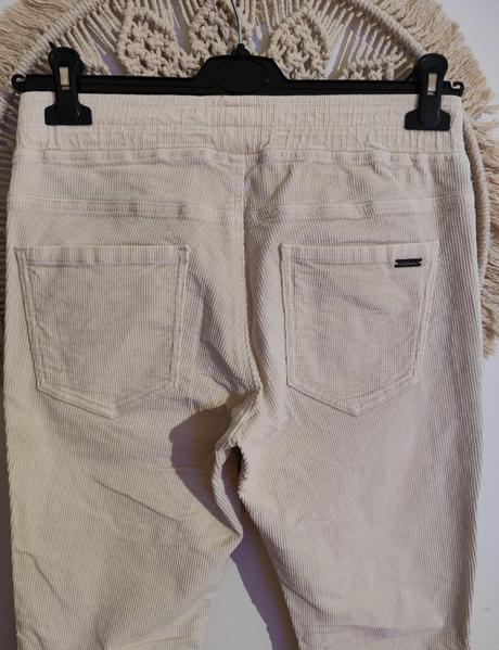 Menčestrové nohavice, m