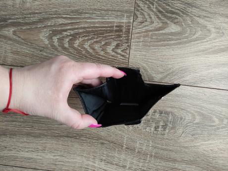 Malá peňaženka aj s miestom na kľúče,