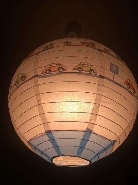 Papierová visiaca lampa, 