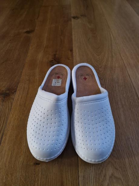 Zdravotné šľapky, 40