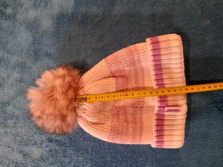 Ružová čiapka jakob, 98