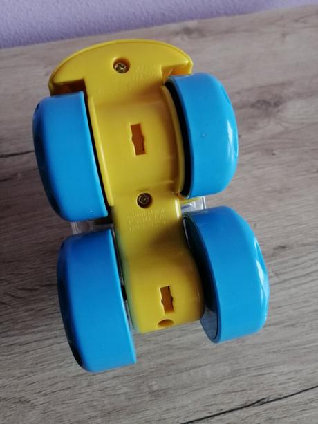 Autíčko fisher price,