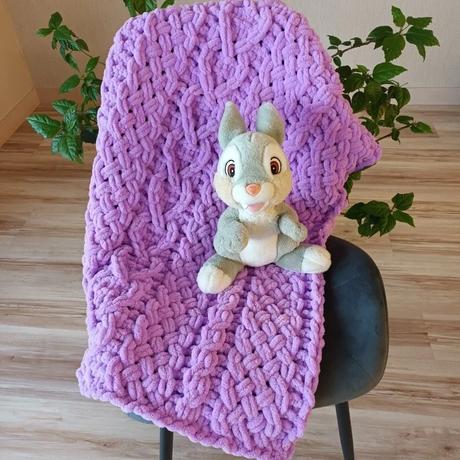 Mäkučká detská puffy deka do postieľky fialová, 