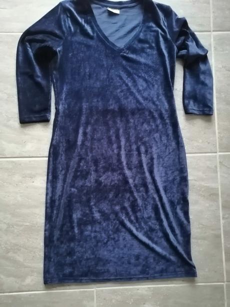 Zamatové nocovomodré šaty beloved vs-m,pruž.,jemné, m