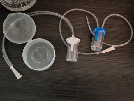 Odsavacky na soplik a krabicka na cumlik, 