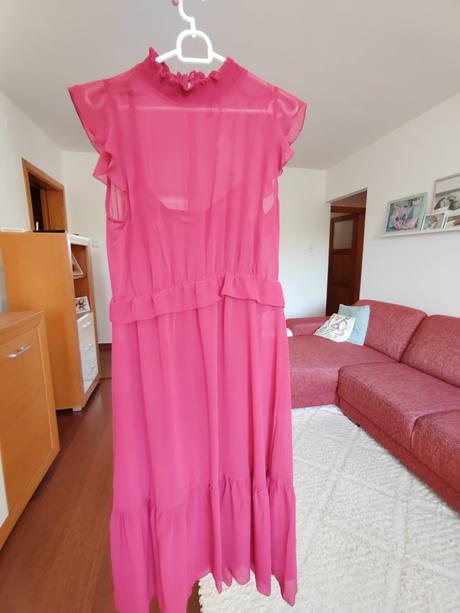 Bordové spoločenské šaty v.m-l, l