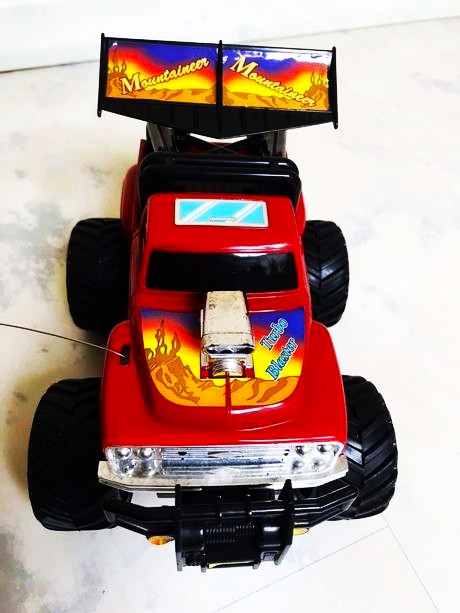 Starý veľký retro jeep / 2 ks,