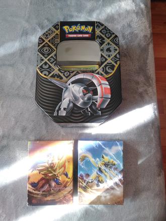 Pokemon karty 97ks a plechovka, 