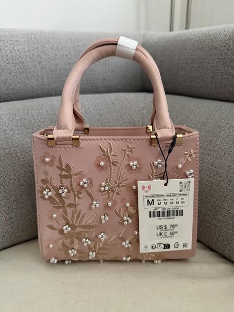 Zara..perlickova vysivana kabelka ..nova s visacko, zara