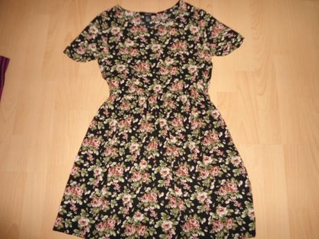 Letne kvetovane saty, 164