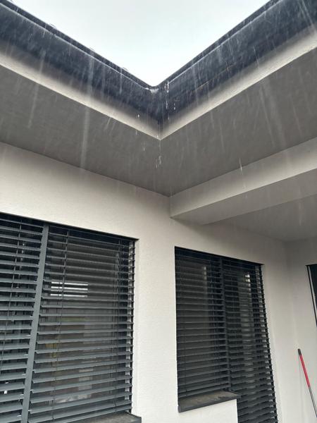 Ako vyriešiť pretekanie vody z odkvapového žľabu?