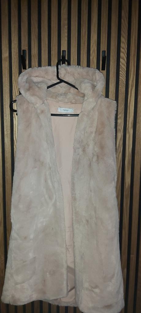 Dlha vesta s kapucou reserved, reserved,s