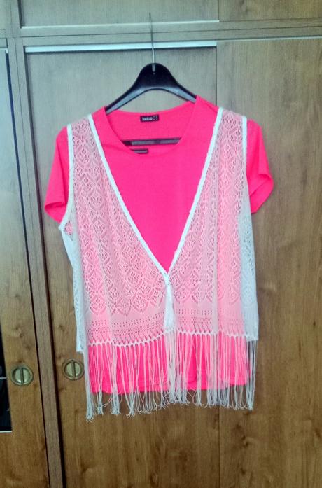 Tenučká vestička s čipkou a strapcami, xxl