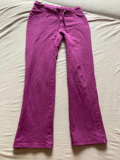 Cyklámenové tepláky, c&a,134