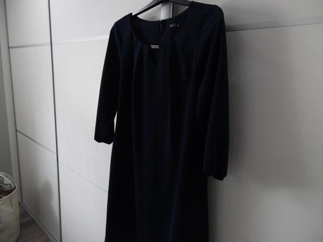 Spolocenske saty, 42