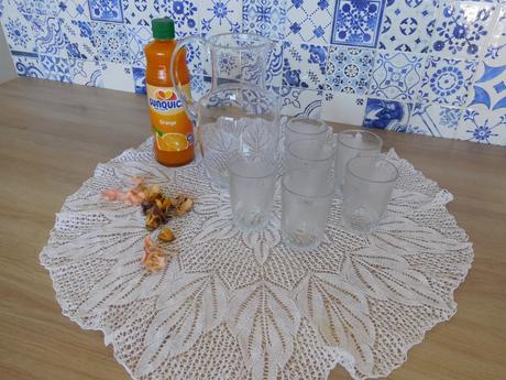 Sklenené na malinovku -džbán+poháre 6 kusov, 