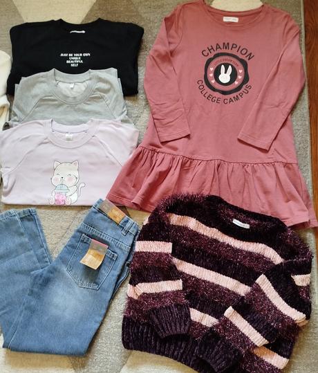 Balík pekného dievčenského oblečenia 134/140, 122–134