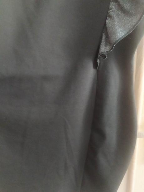 Little black dress, 40