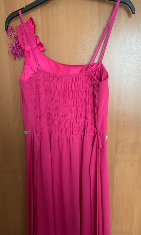 Spoločenské šaty, 40