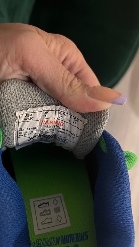 Tenisky s korčulami, 30