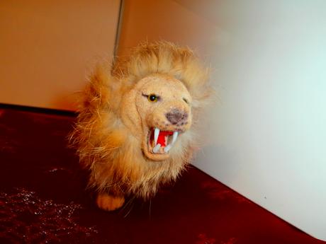 Imitácia leva hračka, 