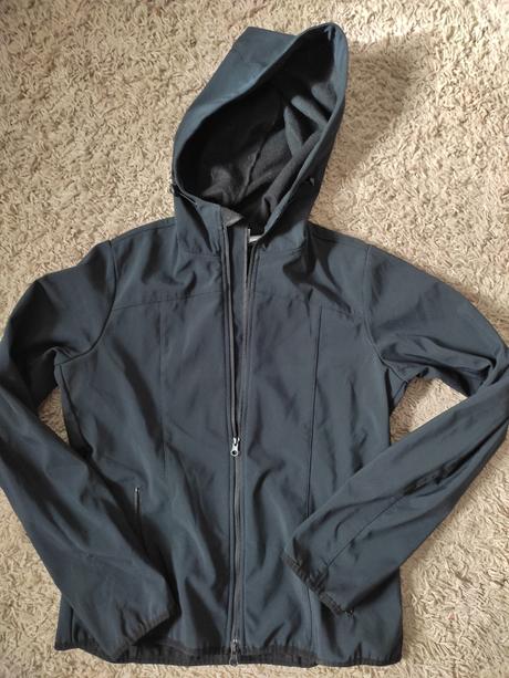 Čierna softshelka, bonprix,38
