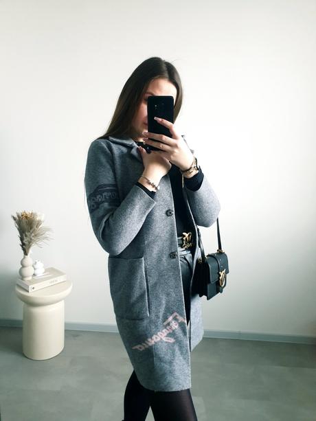 Kabátik s nápismi s, s