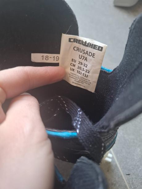 Korčule na ľad, crowned,29