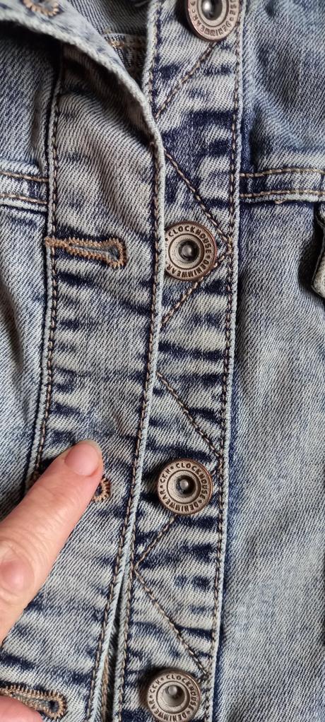 Vesta, clockhouse,xs