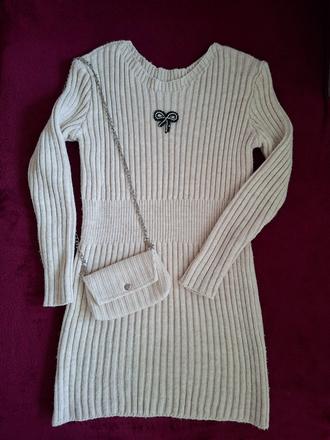 Svetrové šaty s kabelkou, 146