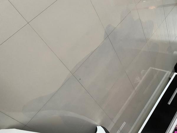 Ako vyčistiť fľak na dlažbe?